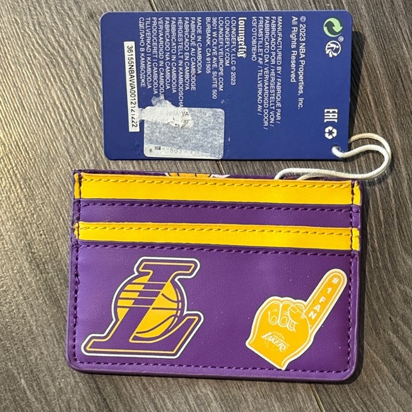 💙Loungefly Purple & Yellow Los Angeles Lakers Card Holder - NBA Lakers Wallet 💜💛 - Picture 2 of 4